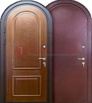 Железная арочная дверь с МДФ внутри ДА-14 в Домодедово