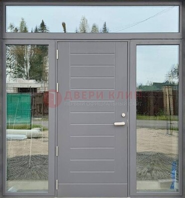 Серая стальная дверь с панелью МДФ и стеклянными фрамугами ДФГ-28 в Домодедово