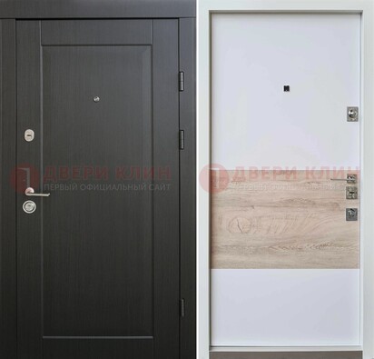 Черная металлическая дверь с белой МДФ внутри ДМ-230 в Домодедово