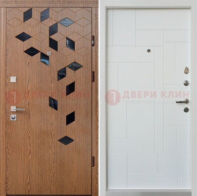 Коричневая металлическая дверь МДФ внутри белого цвета ДМ-256 в Домодедово