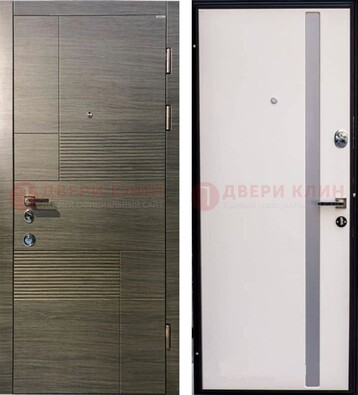 Входная дверь Серая стальная МДФ с белой стеклянной вставкой внутри ДМ-266 в Домодедово
