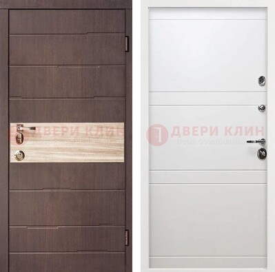 Коричневая стальная дверь с филенчатой МДФ в Белом цвете ДМ-306 в Ликино-Дулево