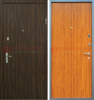 Коричневая одностворчатая стальная дверь с МДФ ДМ-341 в Пскове