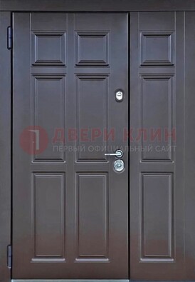 Тёмная двухстворчатая входная дверь для коттеджа с МДФ ДМ-533 в Домодедово
