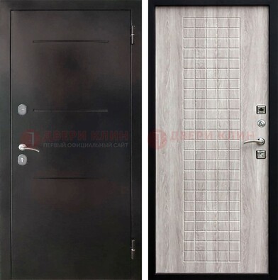 Черная железная дверь с порошковым покрытием и филенчатой МДФ ДП-221 в Домодедово