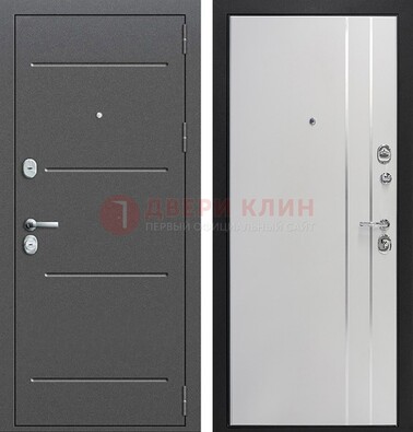 Серая железная дверь с порошковым напылением и МДФ с молдингами ДП-264 в Домодедово