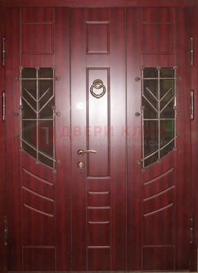 Парадная дверь со вставками из стекла и ковки ДПР-34 в загородный дом в Павловском Посаде