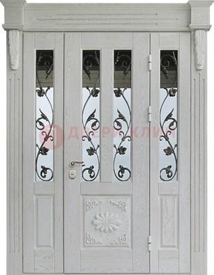 Входная парадная дверь со стеклом и ковкой в белом цвете ДПР-93 в Домодедово