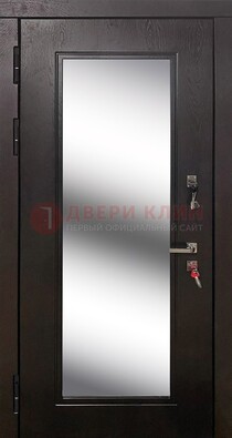 Коричневая железная дверь со стеклом для дома ДС-23 в Домодедово