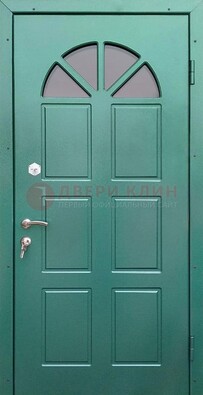 Зеленая стальная дверь со стеклом для дома ДС-28 в Самаре