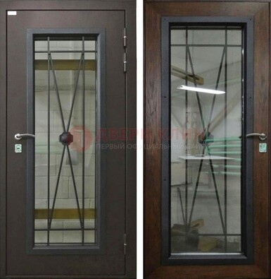 Коричневая железная дверь со стеклом для частного дома ДС-8 в Домодедово