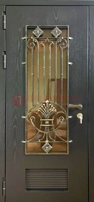 Одностворчатая железная дверь со стеклом и ковкой для дома ДСК-101 в Домодедово