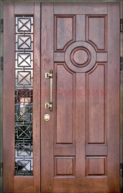 Распашная входная дверь со стеклом и ковкой ДСК-116 в Домодедово
