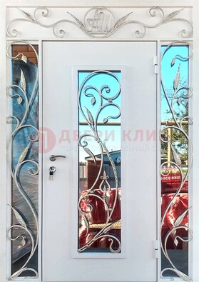 Белая входная дверь порошок со стеклом и ковкой ДСК-165 в Курске