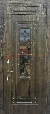 Зеленая входная дверь со стеклом и ковкой ДСК-67 в Домодедово