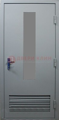 Серая металлическая техническая дверь с декоративной вставкой ДТ-14 в Гатчине