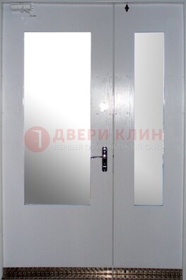 Белая  тамбурная дверь со стеклянными вставками ДТМ-18 в Домодедово