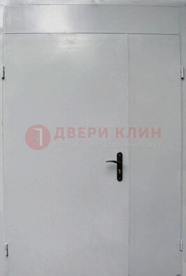 Белая металлическая тамбурная дверь ДТМ-5 в Домодедово