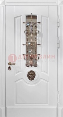 Белая металлическая дверь с виноритом и стеклом с ковкой ДВТ-165 в Мурманске